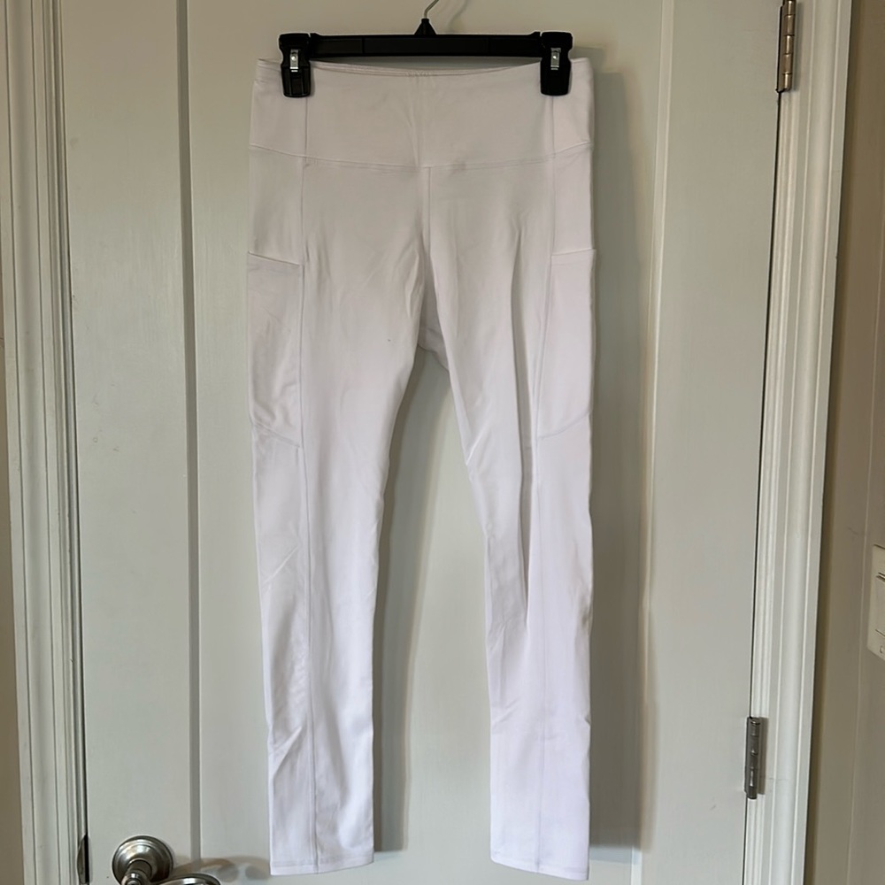 White leggings with pockets